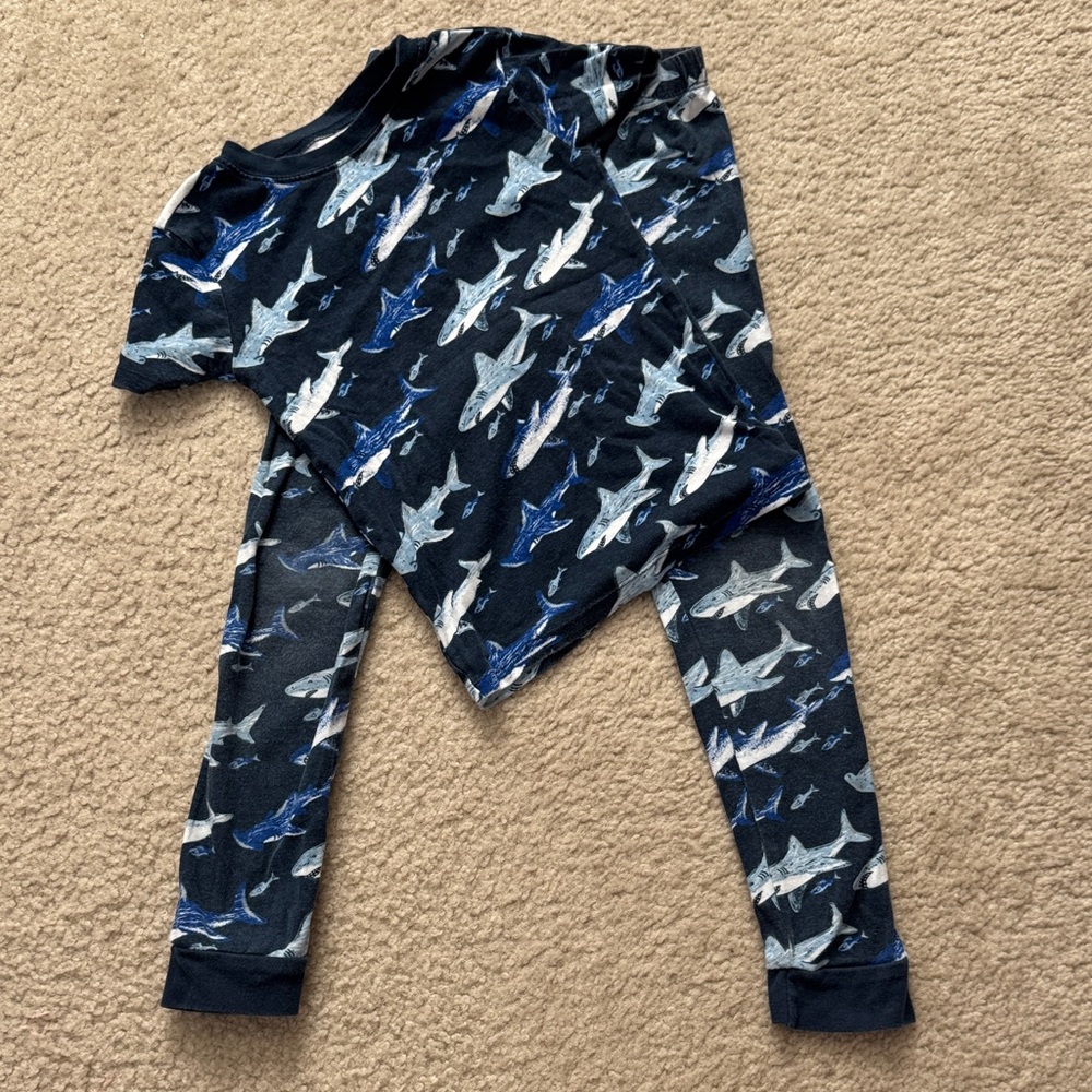 Organic Cotton Navy Shark Print Pajama Set with Blue & Gray Sharks - Size 7